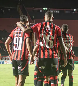 Imagem ilustrativa da imagem Vitória x São Paulo: onde assistir ao vivo, escalações e mais