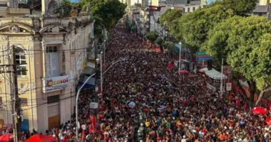 Imagem ilustrativa da imagem Ataque com seringas assusta foliões no Campo Grande; entenda