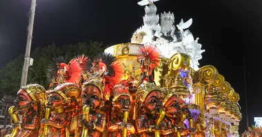 Imagem ilustrativa da imagem Baianos de terreiro desfilam com a Beija-Flor na Marquês de Sapucaí