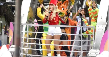 Imagem ilustrativa da imagem Carla Perez esclarece ação com segurança que gerou bafafá no Carnaval