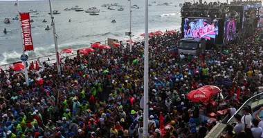Imagem ilustrativa da imagem Possível fim do Carnaval na Barra vira motivo pra galera bater cabeça