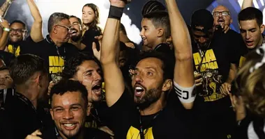 Imagem ilustrativa da imagem Adversário do Vitória no Nordestão tem vários nomes famosos do futebol