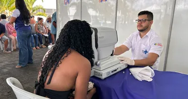 Imagem ilustrativa da imagem Agora Tem Especialistas leva consultas e exames para o interior