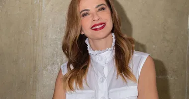 Imagem ilustrativa da imagem Apresentadora Luciana Gimenez posta fotos seminua; veja