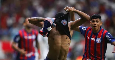 Imagem ilustrativa da imagem Bahia vence Vitória de virada e é campeão baiano invicto
