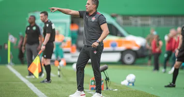 Imagem ilustrativa da imagem Chape sai na frente, mas Vitória mostra coragem e empata no final