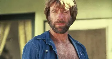 Imagem ilustrativa da imagem Chuck Norris morre aos 86 anos e deixa legado no cinema de ação