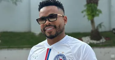 Imagem ilustrativa da imagem Cristian Bell se emociona ao lembrar de trampo como homem camisinha