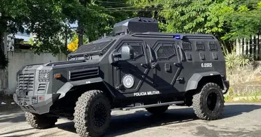 Imagem ilustrativa da imagem De Caveirão e tudo! PM bota força máxima nas ruas da Cidade Baixa