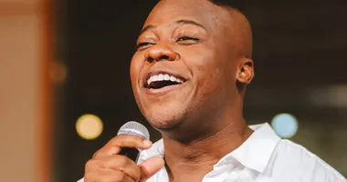 Imagem ilustrativa da imagem Escandurras expõe ter sofrido golpe de pedinte em Salvador