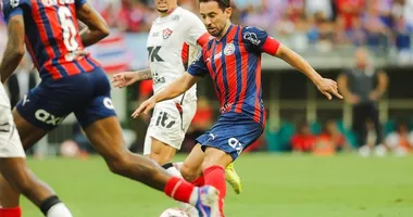 Imagem ilustrativa da imagem Esposa de Everton Ribeiro mostra irritação do craque com juiz do Ba-Vi