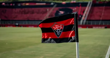 Imagem ilustrativa da imagem Ex-jogadores colocam o Vitória na Justiça e pedem grana alta