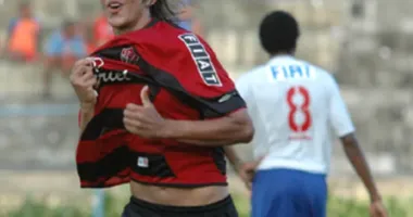 Imagem ilustrativa da imagem Ex-Vitória fica revoltado por não ser convocado para seleção