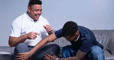 Imagem ilustrativa da imagem Galera resgata resenha entre Ronaldo e Rodrygo após lesão no joelho