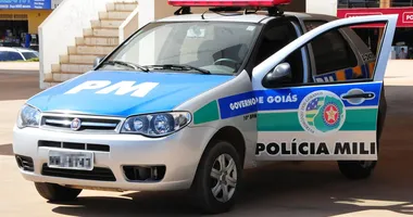 Imagem ilustrativa da imagem Homem agride tia e mais uma mulher após ter cachaça negada