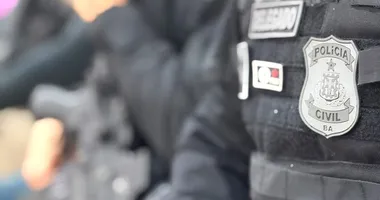 Imagem ilustrativa da imagem Homem é preso após atacar colega com enxada no interior da Bahia