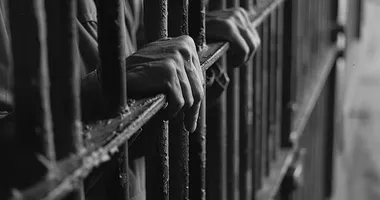 Imagem ilustrativa da imagem Homem tem cabeça arrancada na cadeia após matar a própria mãe