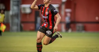 Imagem ilustrativa da imagem Ídolo do Vitória, Osvaldo receberá título de cidadão de Salvador