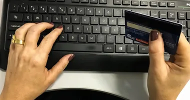 Imagem ilustrativa da imagem Justiça começa a cancelar cartões de crédito de quem tem dívida