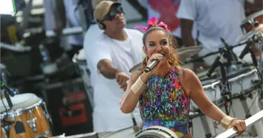 Imagem ilustrativa da imagem Justiça livra Ivete Sangalo em processo movido por foliona