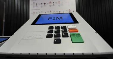 Imagem ilustrativa da imagem MASSA! explica: entenda como funciona o voto para 2 senadores