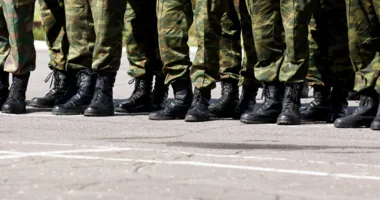 Imagem ilustrativa da imagem Mulher trans desabafa após ser convocada para o Exército: "Pesadelo"