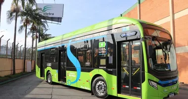 Imagem ilustrativa da imagem Ônibus totalmente elétrico passa a rodar em Lauro de Freitas