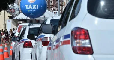 Imagem ilustrativa da imagem Passageiros denunciam cobranças por fora e corridas sem taxímetro