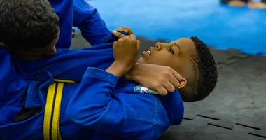 Imagem ilustrativa da imagem Pequeno dedicado: Deninho já acumula mais de 70 medalhas no  jiu-jitsu