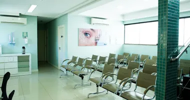 Imagem ilustrativa da imagem Polícia investiga clínica em que mais de 20 pacientes perderam visão