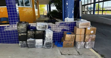 Imagem ilustrativa da imagem PRF apreende mais de 520 kg de drogas em Vitória da Conquista