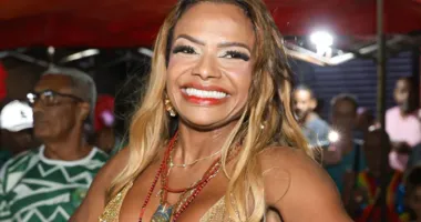 Imagem ilustrativa da imagem Quitéria Chagas anuncia fim do namoro e expõe relação tóxica; entenda