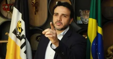 Imagem ilustrativa da imagem Renan Santos desembarca em Salvador e participa de ato de campanha