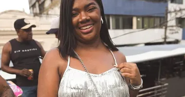 Imagem ilustrativa da imagem Seguidor insinua que Raquel Brito fede e ela rebate