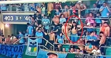 Imagem ilustrativa da imagem Torcedor chileno continua preso após imitar macaco na Arena Fonte Nova