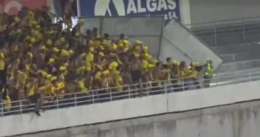Imagem ilustrativa da imagem Torcida rubro-negra tenta invadir setor rival e briga com PM