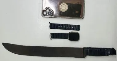 Imagem ilustrativa da imagem Trio é preso por roubo com facão em ponto de ônibus de Itapuã