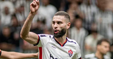 Imagem ilustrativa da imagem Vai voltar? Vitória busca o retorno do zagueiro Wagner Leonardo