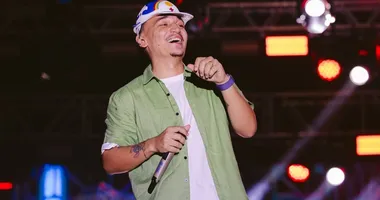 Imagem ilustrativa da imagem Vídeo: cantor João Gomes dá entrada na primeira CNH na Bahia