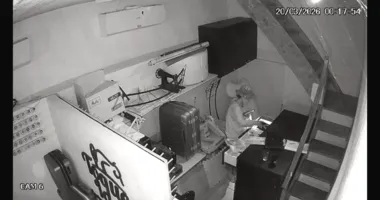 Imagem ilustrativa da imagem Vídeo: homem invade e furta loja na Pituba