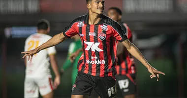 Imagem ilustrativa da imagem Vitória voa no Barradão e goleia a Juazeirense