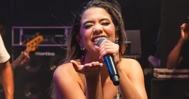 Imagem ilustrativa da imagem Yasmin Sensação: conheça cantora que viralizou com gemidos em músicas