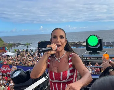 Ivete Sangalo puxa o bloco Coruja nesta segunda-feira (16)