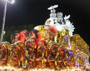 Beija-Flor de Nilópolis desfilou no segundo dia de carnaval do grupo Especial
