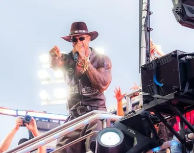 Léo Santana puxará trio na Quarta de Cinzas