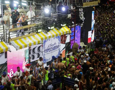 Foliões 'representam grandão' na folia da capital baiana