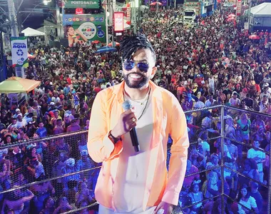 Cantor prometeu arrastar a pipoca no ano que vem