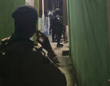 Suspeito se entregou após negociação com o Bope