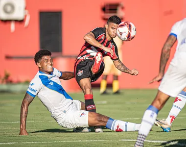 Erick abriu o placar para o Vitória, no Barradão