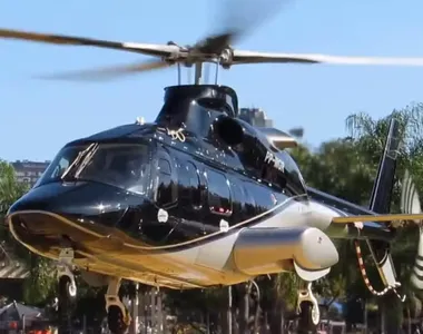 O helicóptero é um Bell 430, fabricado em 2001, com capacidade para um piloto e sete passageiros